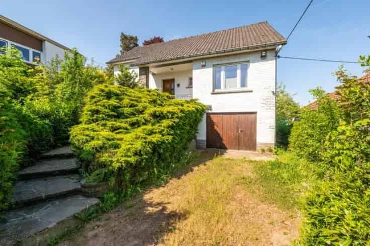 Huis Te Koop met Grote Tuin