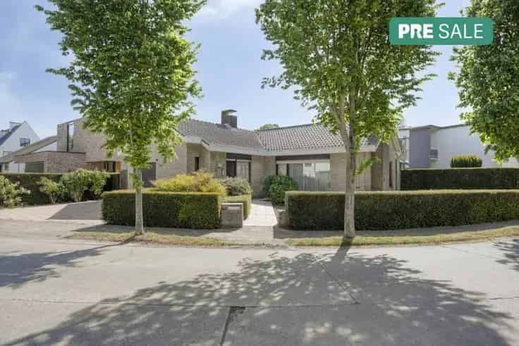 Gelijkvloerse woning te Torhout met 2 slaapkamers en garage