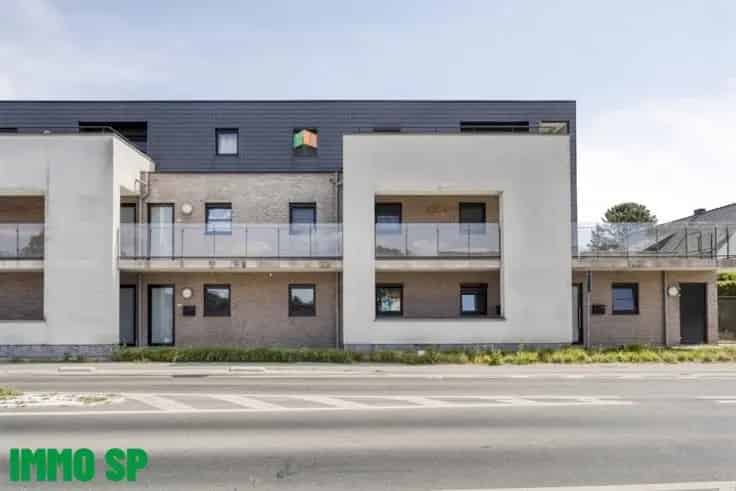Appartement te koop: Ruim terras, 2 slaapkamers, parkeerplaats