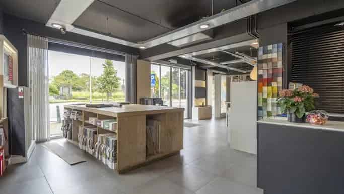 Handelspand te huur Wevelgem 240m²
