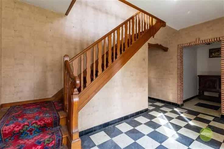 Te renoveren villa nabij Mol Centrum