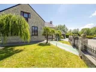 Villa te koop Tubize - 289m² met zwembad en 2 woongelegenheden