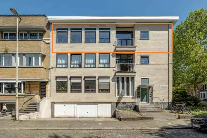 Appartement te huur Pulhofwijk 90m2 2 slaapkamers te renoveren