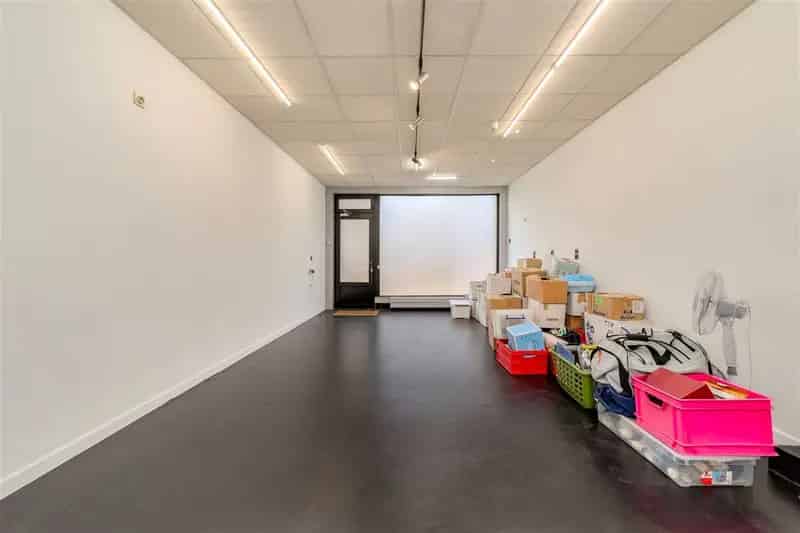 Huis te Koop Borgerhout: Instapklare Handelswoning met Tuin