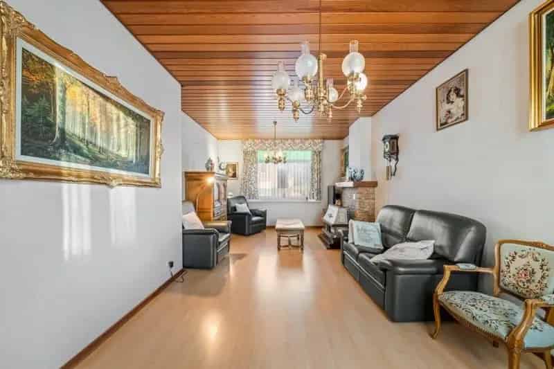 Te renoveren halfopen woning met veel potentieel