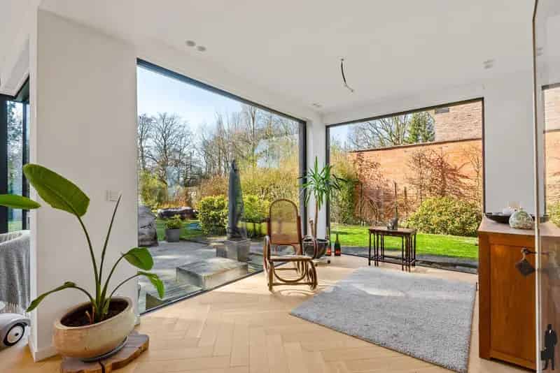 Gerenoveerde woning met royale tuin