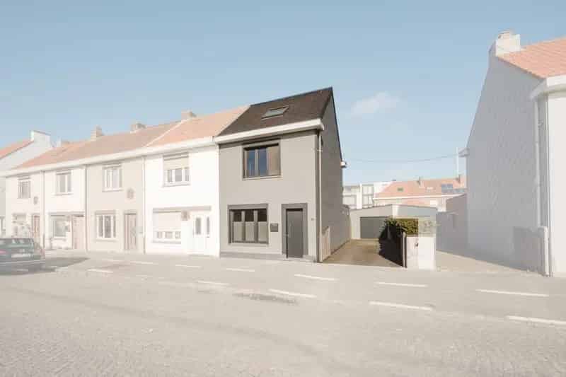 Gerenoveerde gezinswoning te koop in Zeebrugge