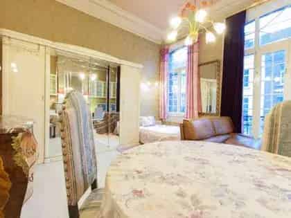 40m² Studio Nabij Winkelcentra en Ixelles-vijverpark