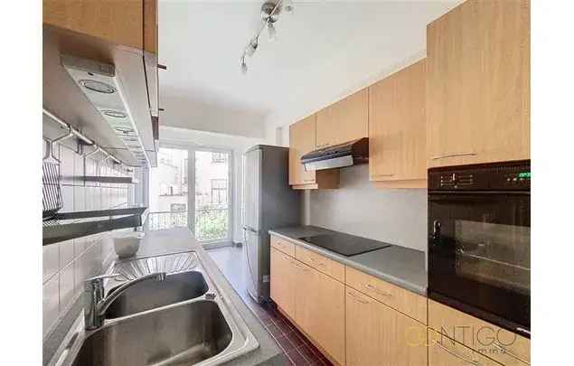 Huur 1 slaapkamer appartement van 74 m² in Brussels