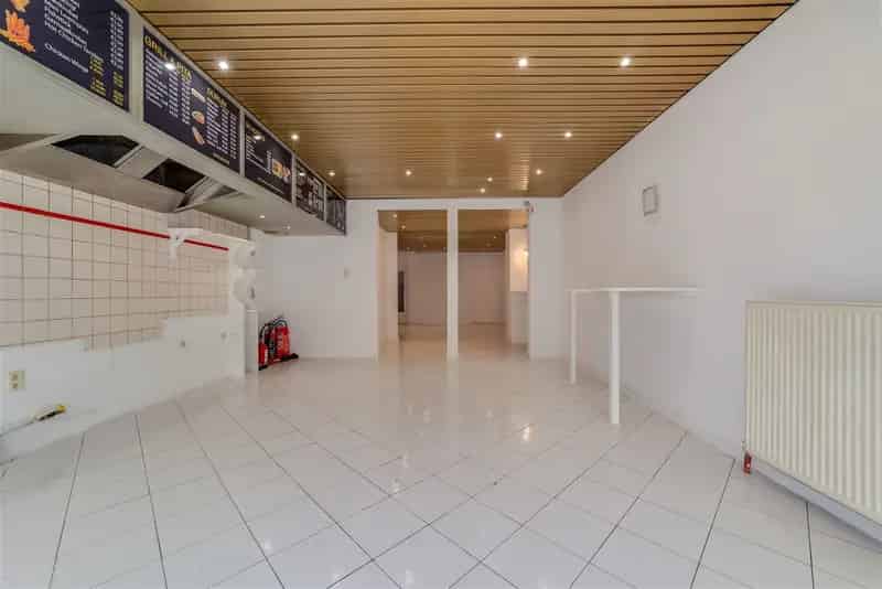 Handelspand gelijkvloers met terras 20m2