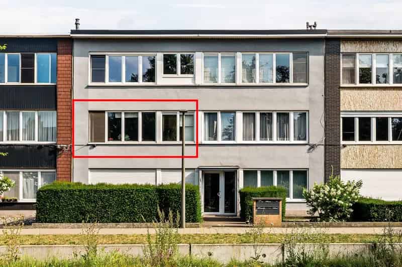 Appartement Ekeren: Instapklaar 2 Slaapkamers Terras