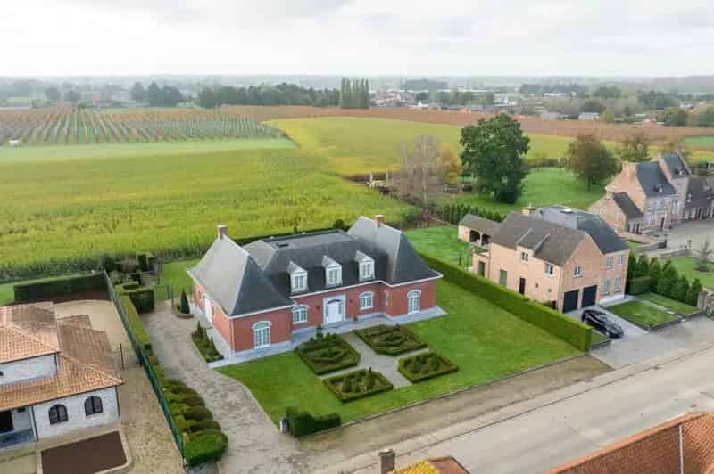Villa Te Hasselt: Ruime gezinswoning met zwembad