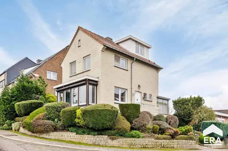 Huis te koop: Charmante 4-gevel woning met tuin en garage