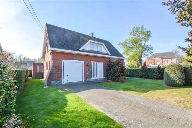 Huis Te Koop Hever: 3 Slaapkamers, Gerenoveerd