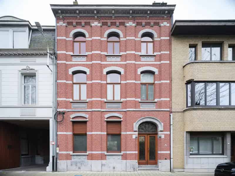 Huis te koop Zele: Charmante Burgerwoning met 4 slaapkamers en Tuin