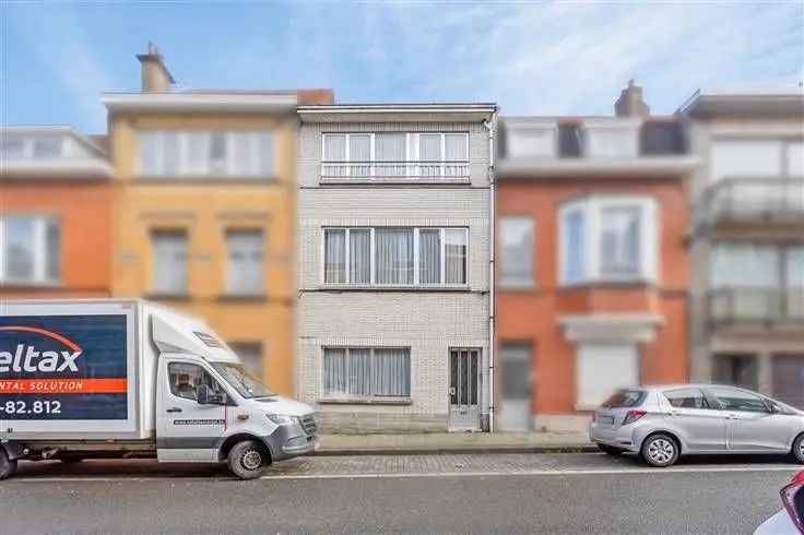 Huis Te Koop Sint-Agatha-Berchem: Kangoeroewoning met Veel Potentieel