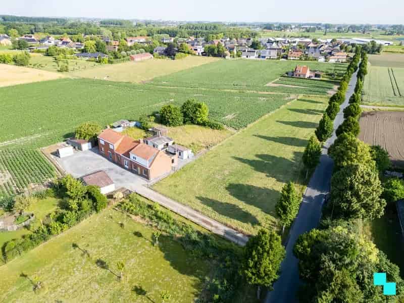 Landelijke woning te renoveren of af te breken 4897m²
