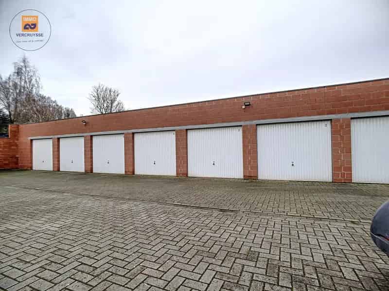 Ruime Garagebox te Koop in Sleidinge