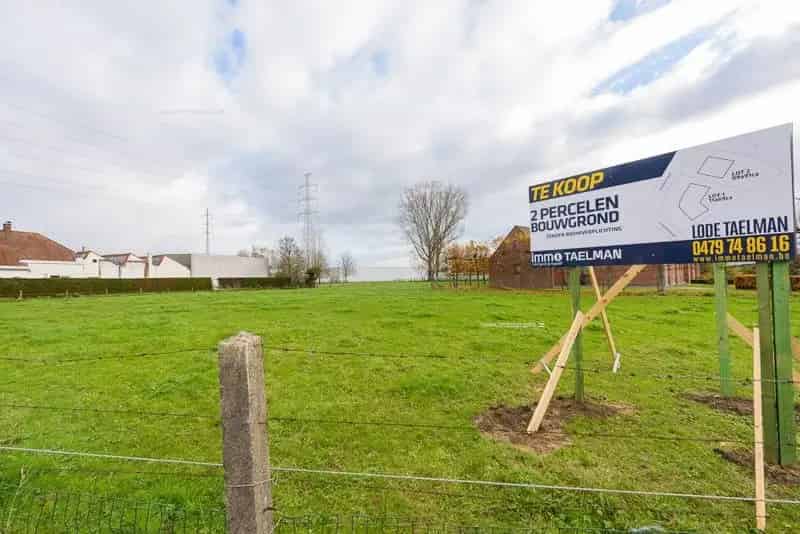 Bouwgrond Otegem: Ruime Percelen Vrij van Bouwverplichting