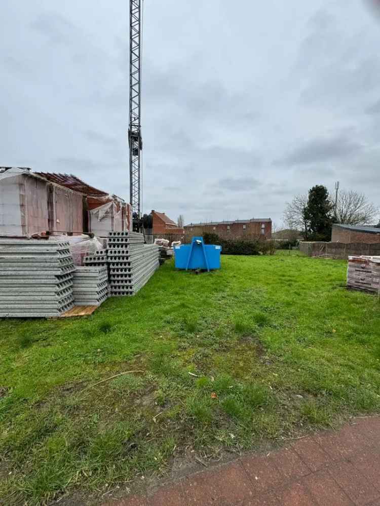 Bouwgrond voor halfopen bebouwing in centrum Geetbets.