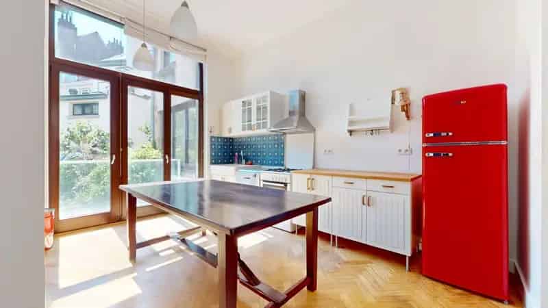 Ruime gezinswoning te Woluwe-Saint-Lambert 5 6 slaapkamers 280m²