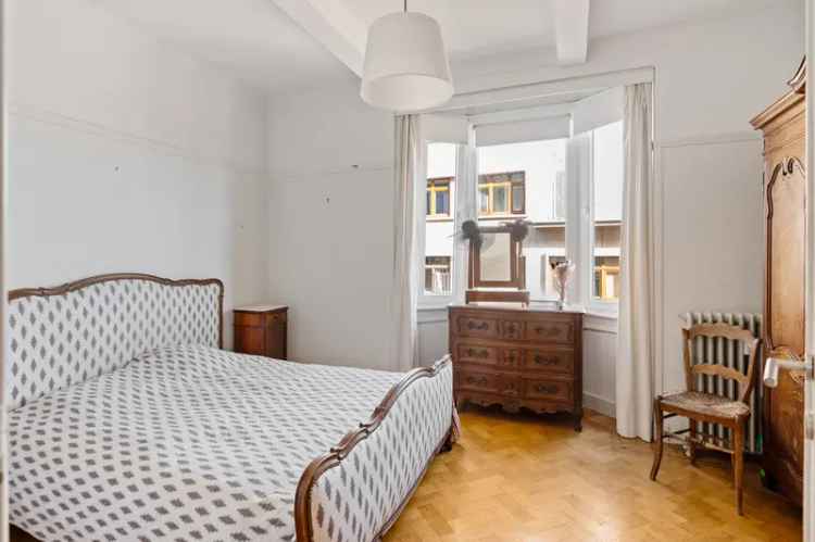 Te koop appartement in Antwerpen met 2 slaapkamers en art-deco charme