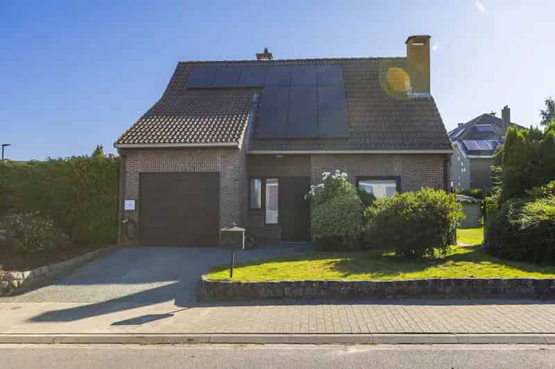 Zeer energiezuinige gezinswoning met 3 slaapkamers.