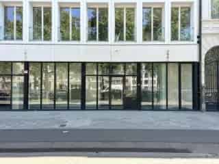 Kantoor te koop Antwerpen - Ruimte met 5 parkeerplaatsen
