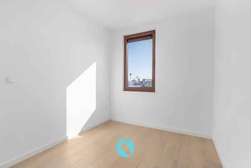 Ontdek dit prachtige duplex-nieuwbouwappartement, met drie slaapkamers en twee badkamers - Appartement te koop