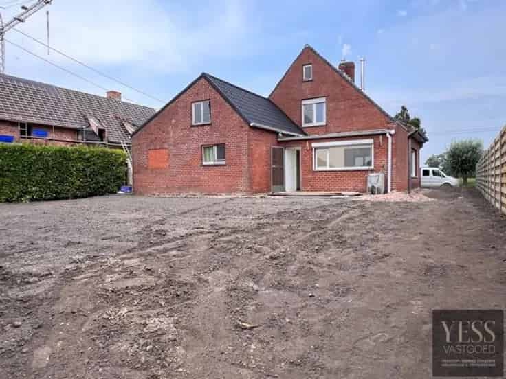 Huis Te Koop Zedelgem: Ruime Open Bebouwing met Tuin