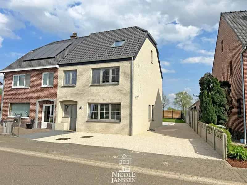 Gerenoveerde Halfopen Woning 3 Slaapkamers Aldeneik