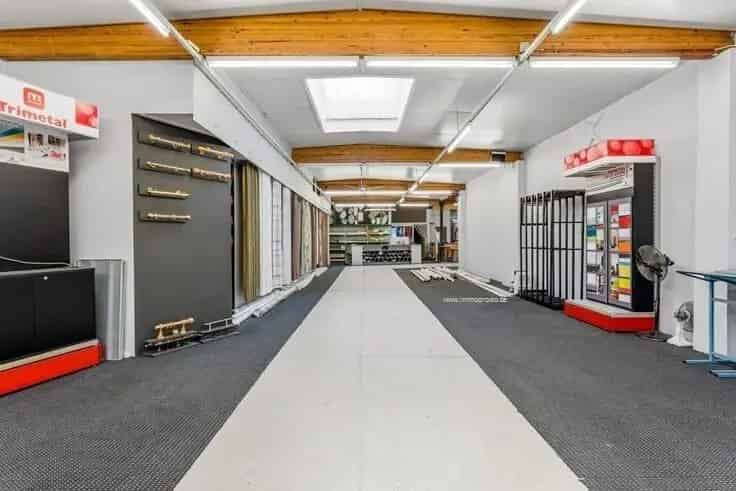 Handelspand met Woonst te Koop Izegem Centrum