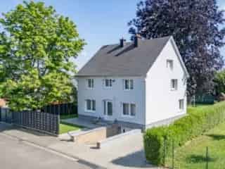 Huis te koop Athus 4 gevels Ruime woning Nabij voorzieningen
