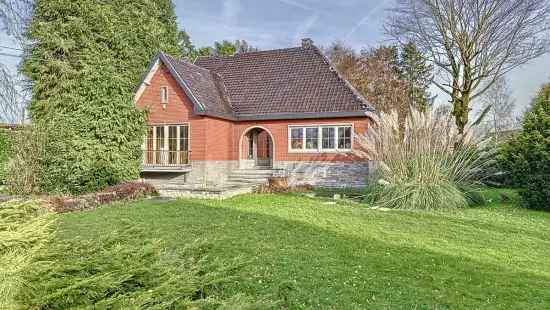 Charmant huis met 4 slaapkamers (5 mogelijk) in Verlaine