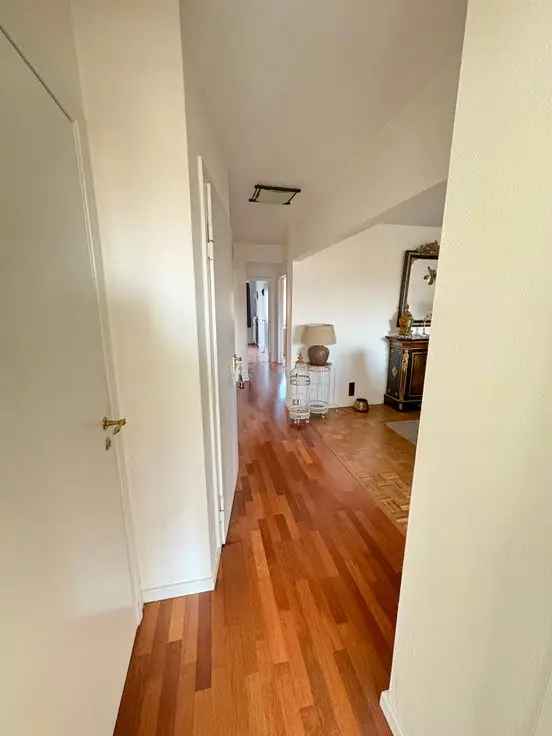 Appartement 93m2 te Evere Nabij Winkels Scholen en Openbaar Vervoer