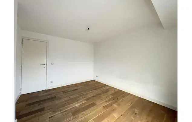 Huur 1 slaapkamer appartement van 68 m² in Brussels