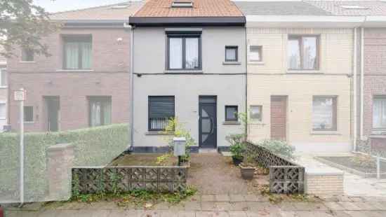 Instapklare woning met 3 slpk en grote tuin nabij centrum!