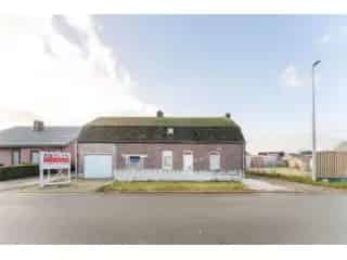 Huis te koop Neerpelt - Renovatieproject met veel potentieel