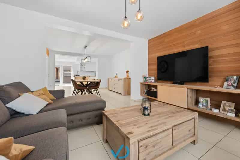 Huis te huur Hollebeke: 3 slaapkamers, zonnige koer