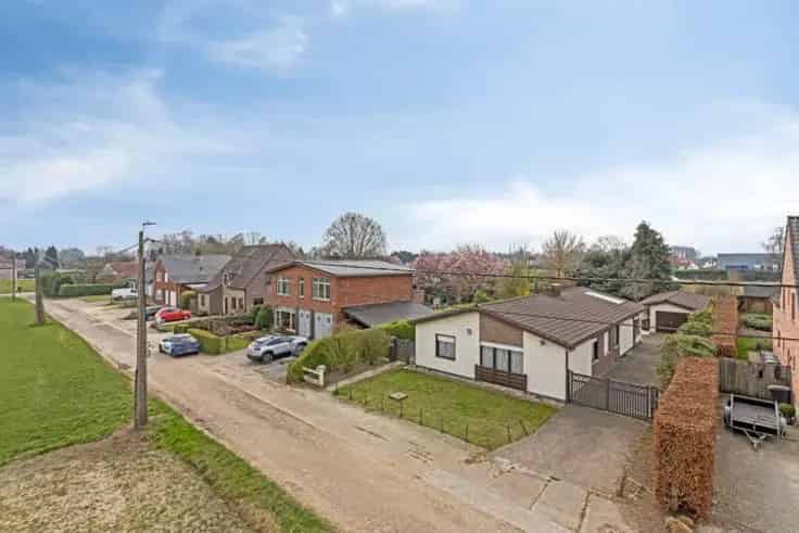 Laagbouwwoning te Koop Millegem - Ruim Bijgebouw - 3 slaapkamers