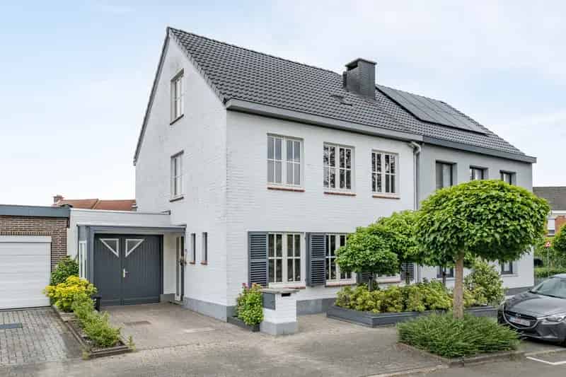 Huis te koop Beveren-Waas: Unieke woning met atelier