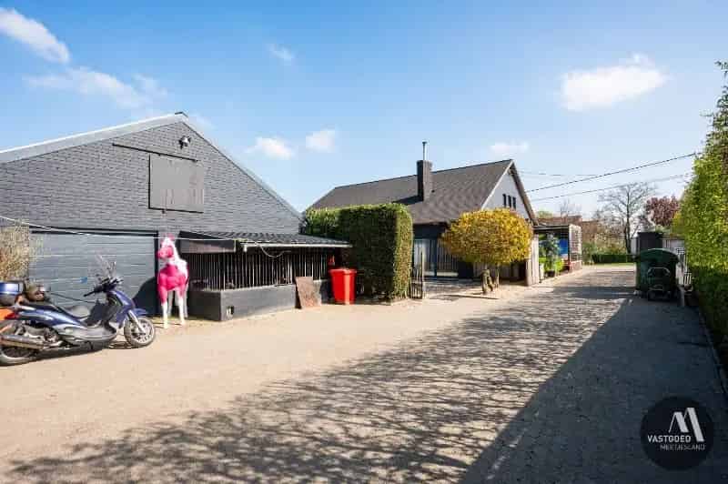Woning en Loods te Koop