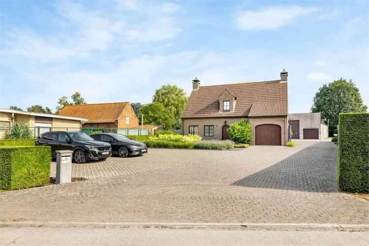 Huis te koop Moerbeke-Waas: 3 slaapkamers, magazijn en 2de wooneenheid