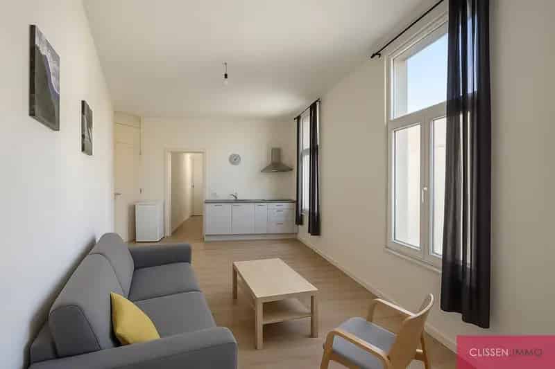 Appartement te huur: Op te frissen 1 slaapkamer appartement