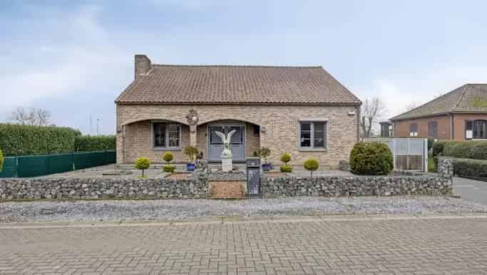 Huis te koop Maaseik Zonnelaan 334m² 26a