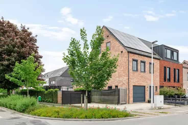 Huis Te Koop: Instapklare woning met 3 slaapkamers en tuin