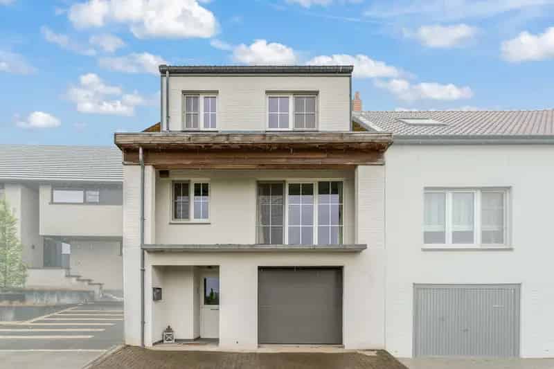 Huis te huur Val-Meer: Moderne gezinswoning met garage en tuin