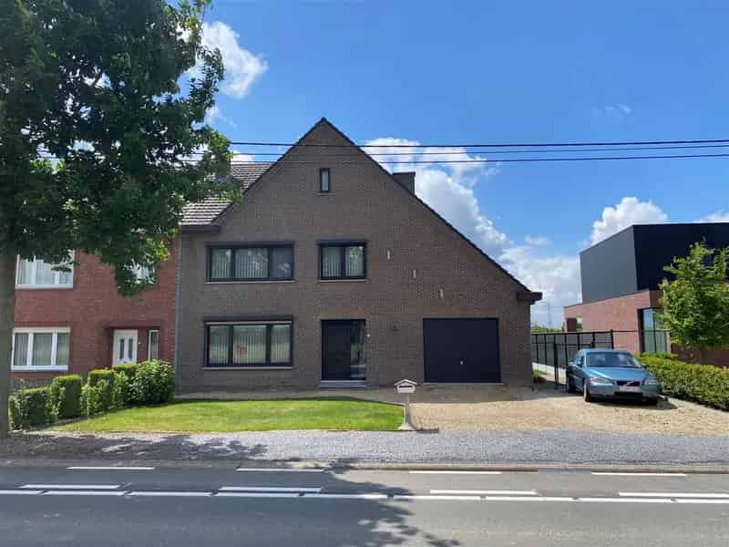 Huis te koop Zepperen: Instapklare woning met tuin en garage