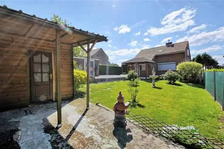 Huis Te Koop: Gezinswoning met 4 slaapkamers en tuin