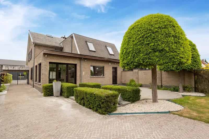 Instapklare woning 4 slaapkamers zonnig terras bijgebouw